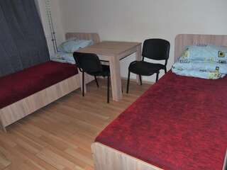 Мотели Motel Laurita Каунас Трехместный номер с общим туалетом-5